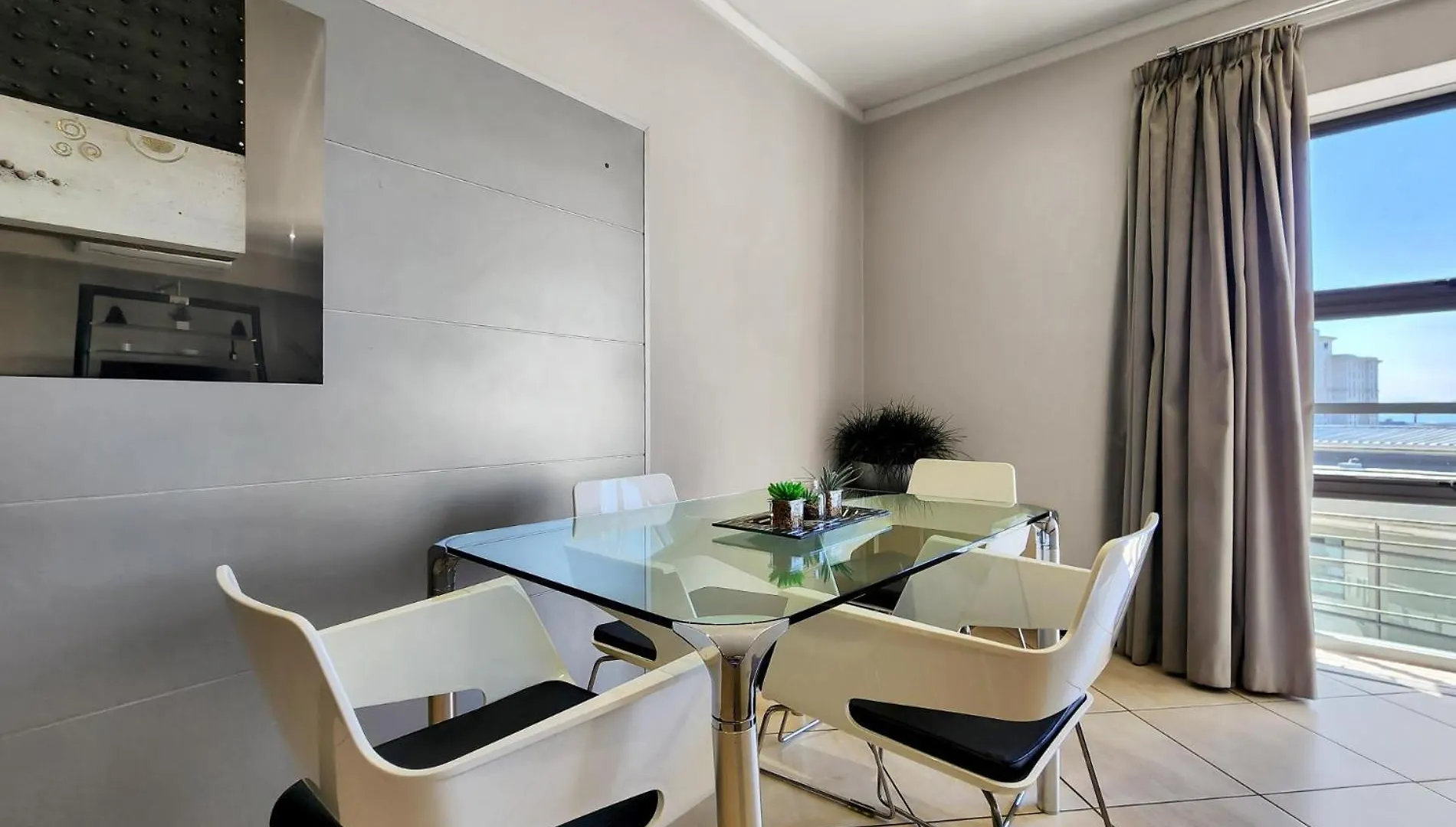 Central Cape Town Stay At The Icon 0*,  Güney Afrika