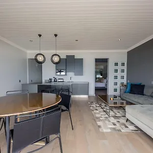Seasonsfind - The Sunset Apartment