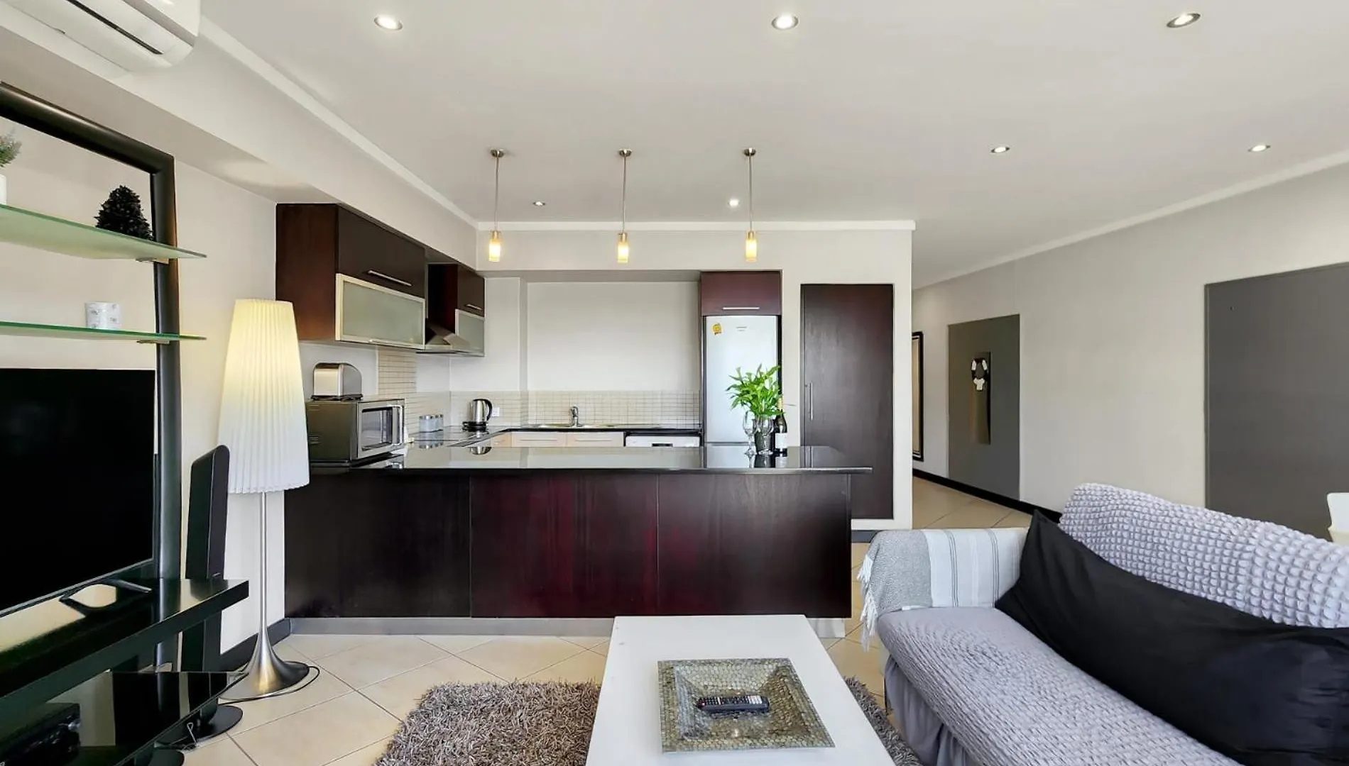 Central Cape Town Stay At The Icon Apartment