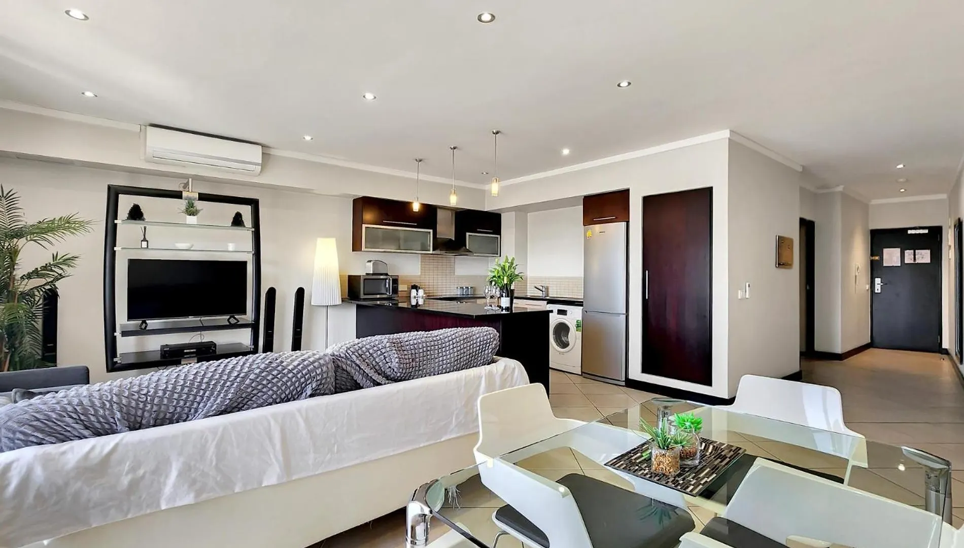 Central Cape Town Stay At The Icon Apartment